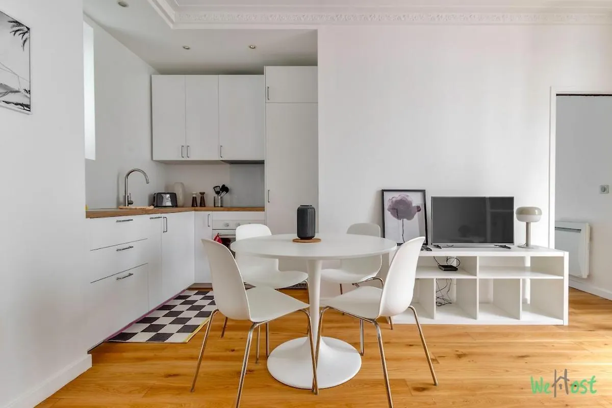Apartment Apt For 4 In Heart Of Paris Near Eiffel Tower